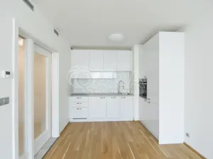 Pronájem bytu 2+kk, Praha - Vysočany, Sokolovská, 54 m2