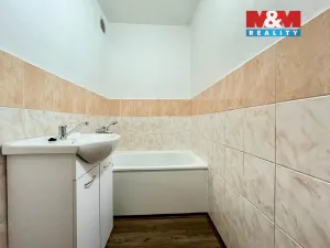 Pronájem bytu 1+1, Chomutov, Čechova, 34 m2