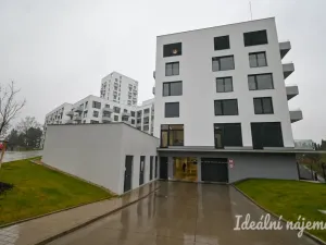 Pronájem bytu 2+kk, Brno, třída Generála Píky, 44 m2