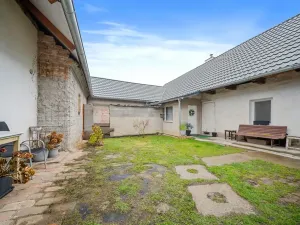 Prodej rodinného domu, Uhersko, 173 m2