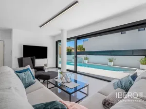 Prodej rodinného domu, Guardamar del Segura, Španělsko, 194 m2