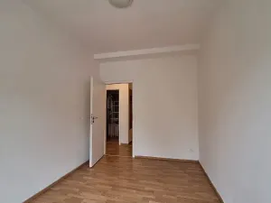 Pronájem bytu 2+1, Praha - Smíchov, Podbělohorská, 41 m2