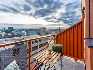 Pronájem bytu 1+kk, Praha, Kolbenova, 33 m2