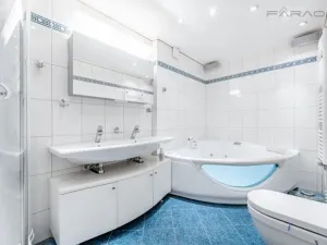 Prodej atypického bytu, Praha - Staré Město, Smetanovo nábřeží, 142 m2