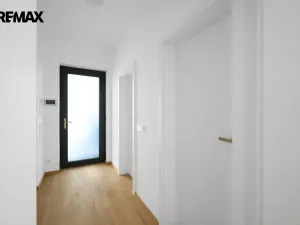 Prodej bytu 2+kk, Hradec Králové - Pražské Předměstí, Gočárova třída, 203 m2