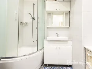 Pronájem bytu 2+kk, Praha - Holešovice, Osadní, 46 m2