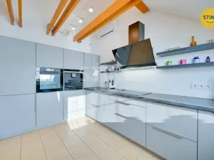 Prodej komerční nemovitosti, Zlín, Kvítková, 609 m2