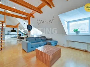 Prodej komerční nemovitosti, Zlín, Kvítková, 609 m2