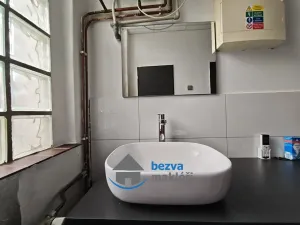 Pronájem obchodního prostoru, Pardubice, Jana Palacha, 100 m2