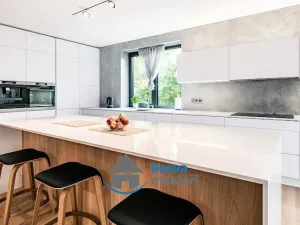 Pronájem obchodního prostoru, Pardubice, Jana Palacha, 100 m2