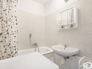 Prodej bytu 2+1, Luštěnice - Zelená, 50 m2