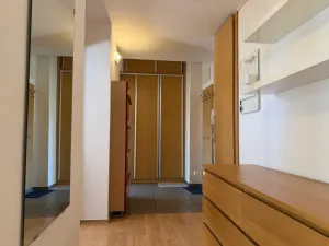 Pronájem bytu 2+kk, Praha, 28. pluku, 58 m2