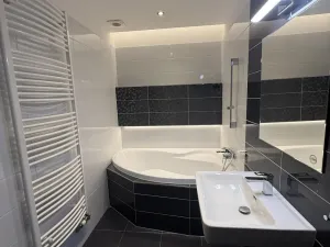 Pronájem bytu 2+kk, Pardubice - Zelené Předměstí, Pod Vinicí, 57 m2