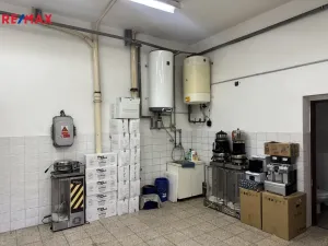 Prodej kanceláře, Zlín - Louky, Chlumská, 600 m2