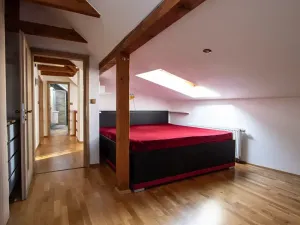 Prodej obchodního prostoru, Praha - Hlubočepy, Hlubočepská, 156 m2