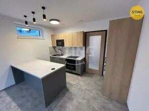 Pronájem bytu 1+kk, Pardubice, Husova, 35 m2