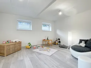 Prodej bytu 3+1, Praha, Žitavského, 66 m2