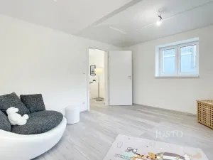 Prodej bytu 3+1, Praha, Žitavského, 66 m2