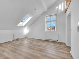 Pronájem bytu 2+1, Praha - Smíchov, Grafická, 64 m2