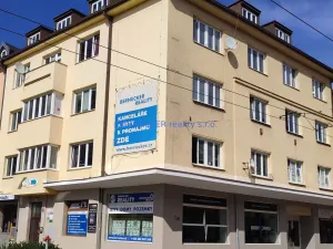 Pronájem kanceláře, Hradec Králové - Pražské Předměstí, S. K. Neumanna, 48 m2