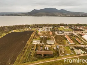 Prodej komerčního pozemku, Strachotín, 2465 m2