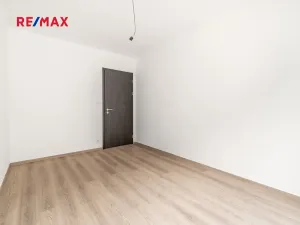 Prodej bytu 2+kk, Praha - Prosek, Čakovická, 43 m2