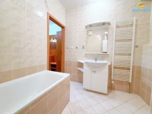 Pronájem bytu 2+kk, Praha - Košíře, Naskové, 65 m2