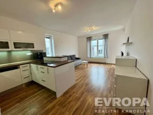 Prodej bytu 2+kk, Plzeň - Valcha, Špačková, 55 m2