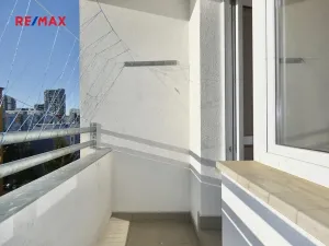 Pronájem bytu 2+1, Praha - Malešice, Káranská, 53 m2