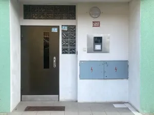 Pronájem bytu 2+1, Chomutov, Školní pěšina, 66 m2