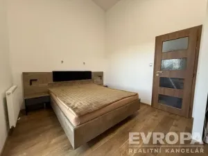 Prodej bytu 4+kk, Praha - Radotín, Na Krupičárně, 96 m2