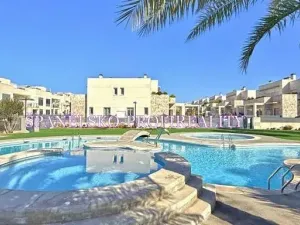 Prodej vily, Torrevieja, Španělsko, 100 m2