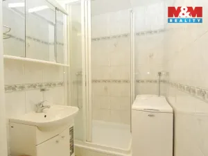 Prodej bytu 2+kk, Praha - Černý Most, Kpt. Stránského, 45 m2