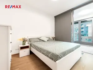 Pronájem bytu 2+kk, Praha - Libeň, Vojenova, 62 m2