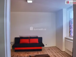 Prodej bytu 2+1, Karlovy Vary - Rybáře, Nad Dvorem, 42 m2