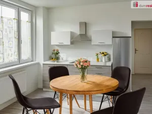 Prodej bytu 2+1, Karlovy Vary - Rybáře, Nad Dvorem, 42 m2