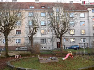 Prodej bytu 2+1, Karlovy Vary - Rybáře, Nad Dvorem, 42 m2