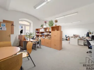 Pronájem kanceláře, Pardubice, třída Míru, 140 m2