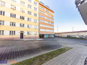 Prodej bytu 2+kk, Praha, Kloboučnická, 56 m2