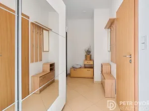 Prodej bytu 2+kk, Praha - Dolní Měcholupy, Honzíkova, 55 m2