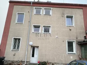 Prodej bytu 2+1, Karlovy Vary, Závodní, 39 m2