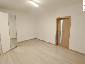 Pronájem bytu 1+1, Cheb, Lesní, 35 m2