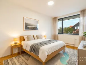 Prodej bytu 3+kk, Praha, Pod průsekem, 65 m2