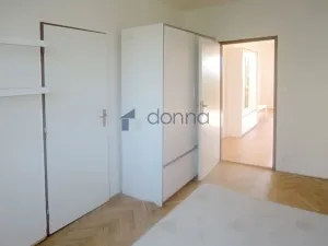 Pronájem bytu 2+1, Praha, Poděbradská, 54 m2