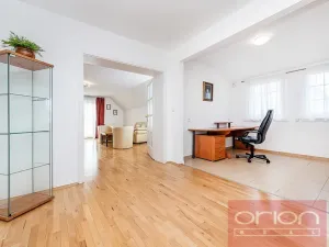 Pronájem rodinného domu, Praha - Suchdol, Havraní, 350 m2
