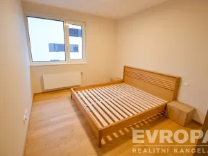 Pronájem bytu 2+kk, Praha - Smíchov, Podbělohorská, 57 m2
