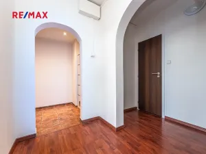 Pronájem bytu 3+1, Praha - Kobylisy, Frýdlantská, 67 m2