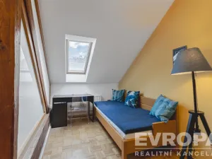 Prodej atypického bytu, Praha - Staré Město, U Dobřenských, 63 m2