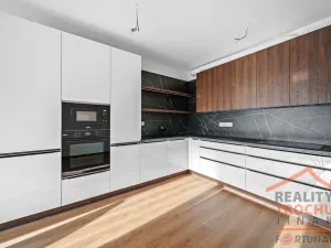 Prodej bytu 2+kk, Hradec Králové, Antonína Petrofa, 56 m2