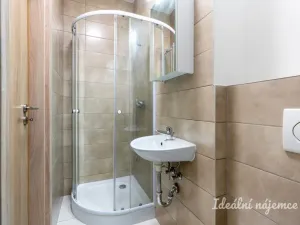 Pronájem bytu 1+kk, Praha - Uhříněves, Salačova, 24 m2